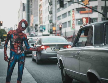 Comment faire un maquillage de Spiderman ?