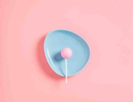 Comment appliquer fard à paupière bleu ?