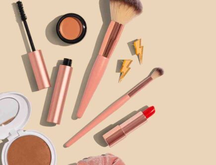 Comment faire un maquillage Cléopâtre ?