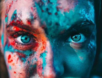 Comment se maquiller les yeux en rose ?