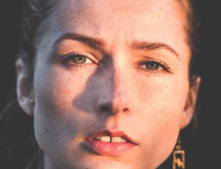 Comment faire ressortir ses taches de rousseur au soleil ?