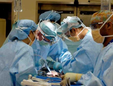 Comment remonter les paupières sans chirurgie ?