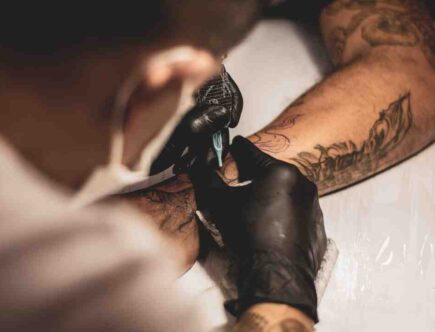 Comment enlever un tatouage à l'henné ?