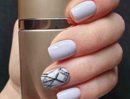 Qu'est-ce qu'il y a en dessous de l'ongle ?