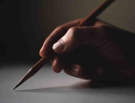 Comment faire tenir son crayon khôl toute la journée ?