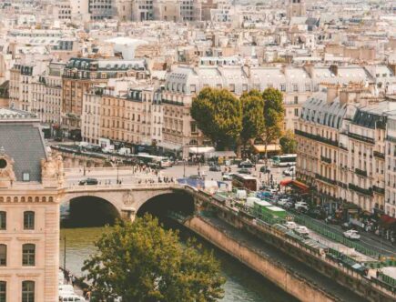 Où se situe la Cosmetic Valley en France ?