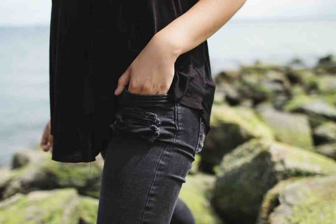 What is the floating eyeliner look?