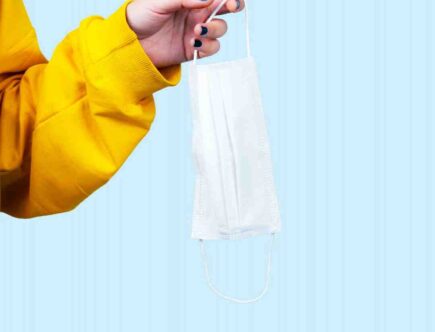 Comment se maquiller avec un masque Covid ?