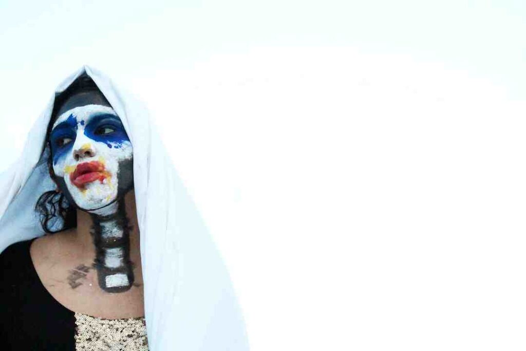 Comment faire un visage blanc pour Halloween ? - Passion Makeup
