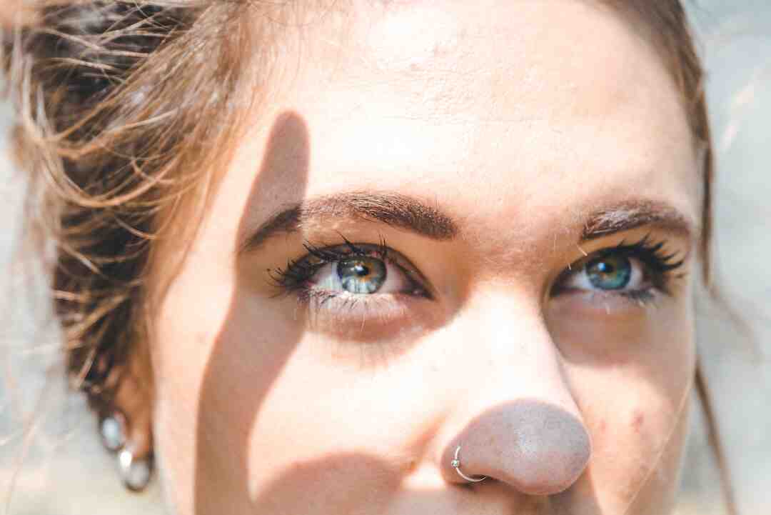 Pourquoi se maquiller légèrement ?