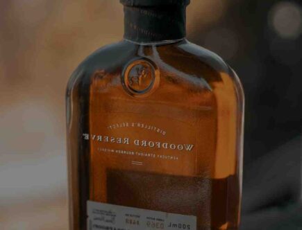 Quel est le rôle de l'alcool dans un parfum ?