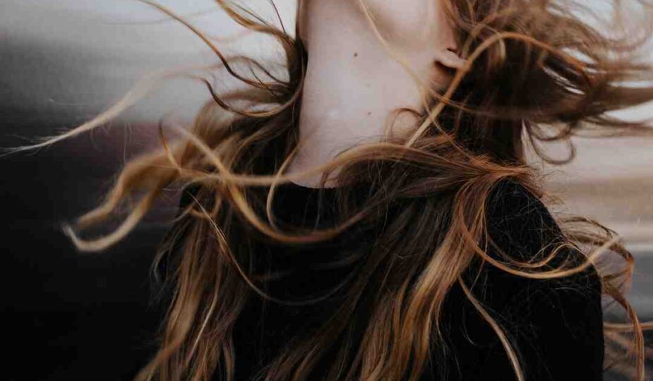 Comment fortifier les cheveux cassants ?