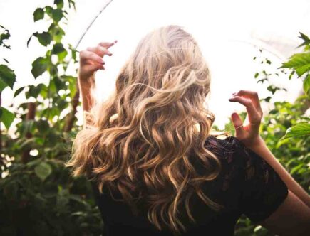 Routine cheveux abimés