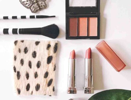 What is a cut crease eyeshadow?