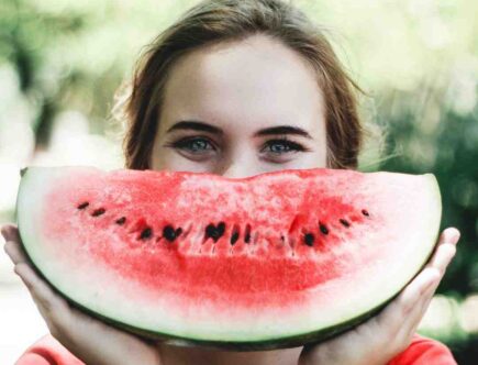 Comment ne pas se mettre du rouge à lèvres sur les dents ?