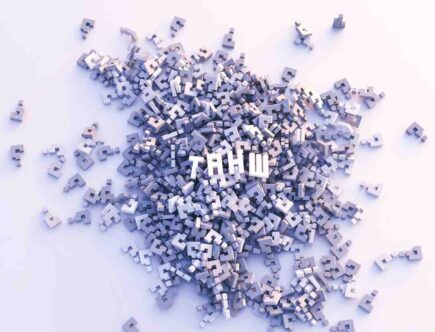 What is a cut crease makeup?